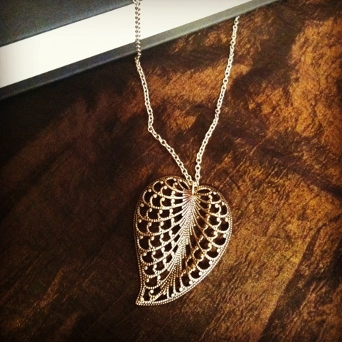 Friday Favorites: Leaf Necklace