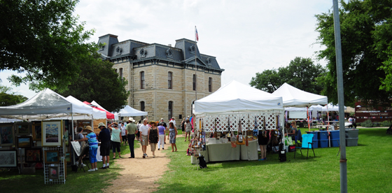 The street market for the lavender festival, around the visitor center.